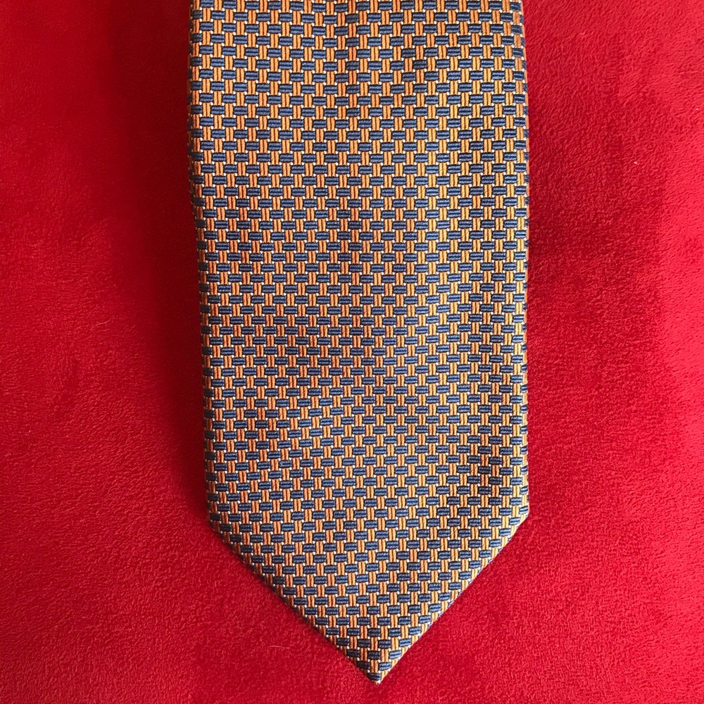 Handmade in Italy Silk Brioni Necktie